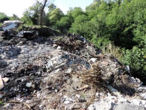 scoperta discarica abusiva nel Parco dei Castelli Romani a Rocca di Papa