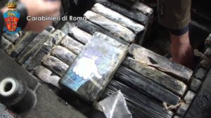 Sequestrati 600 chili di cocaina a sud di Roma – Video