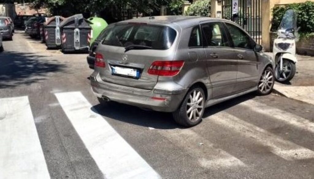 strisce pedonali ridipinte a Monteverde