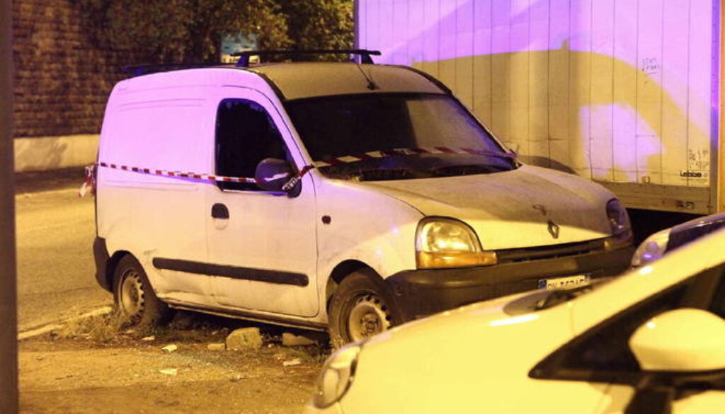 trovato scheletro in un furgone parcheggiato sulla Tuscolana
