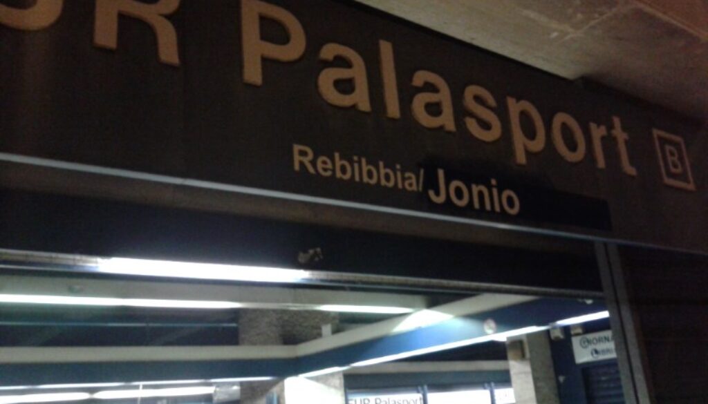 wpid-metro-b-tamponamento-tra-due-treni-a-eur-palasport.jpg