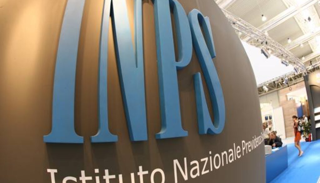 Action occupazione ex sede Inps piazza Augusto Imperatore