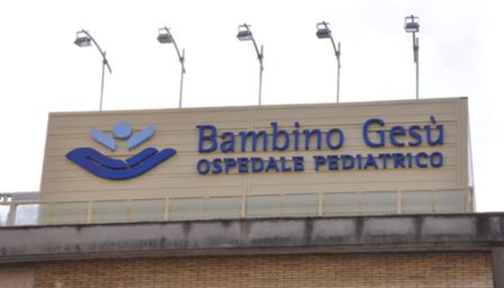 Bambino Gesù donazione quattro pc Cral Ama