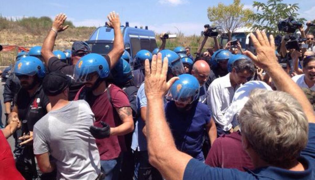 Polizia contro Alfano