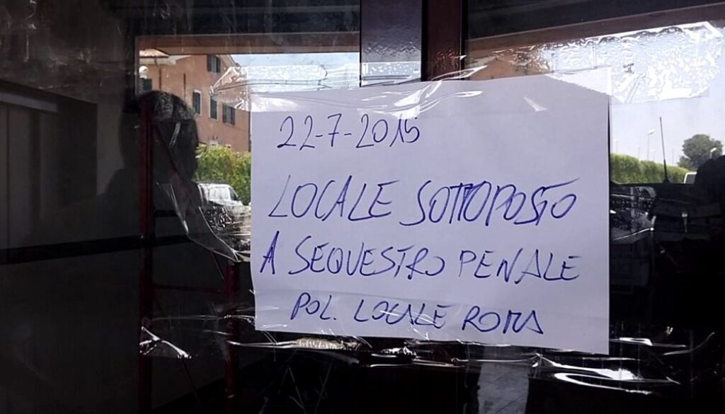 Via Aurelia, scoperto dai vigili laboratorio irregolare di confezioni e sartoria cinese
