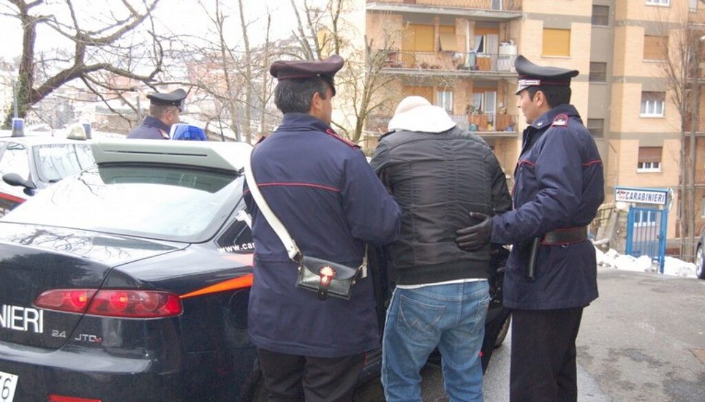 fu ucciso a bastonate sotto casa a Pomezia