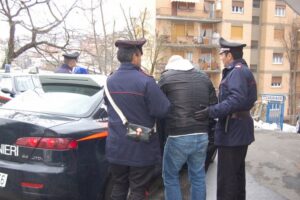 fu ucciso a bastonate sotto casa a Pomezia