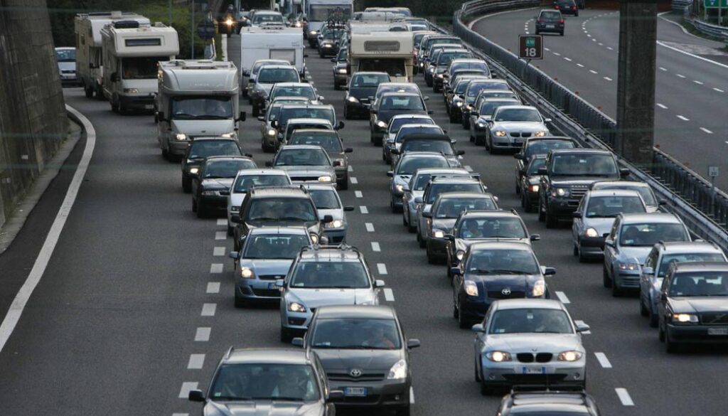 incidente sull'A1 tra Torrenova e la Diramazione Roma Sud
