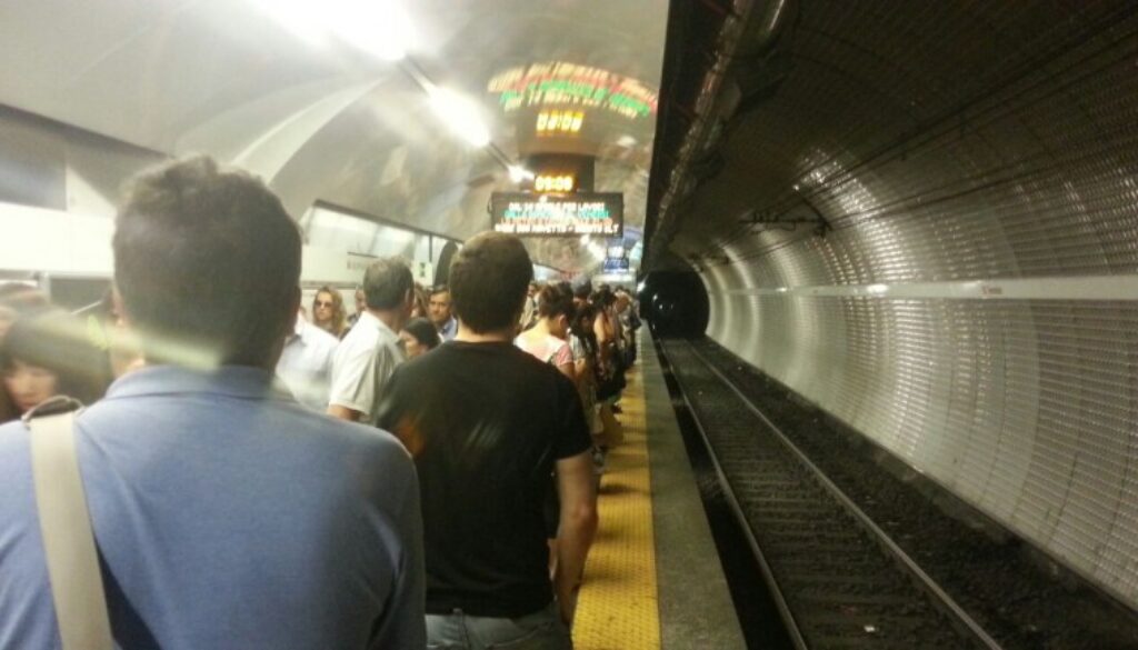 http://www.giornalettismo.com/wp-content/uploads/2015/07/Metro-Roma-caos-direzione-Manzoni-770x433.jpg