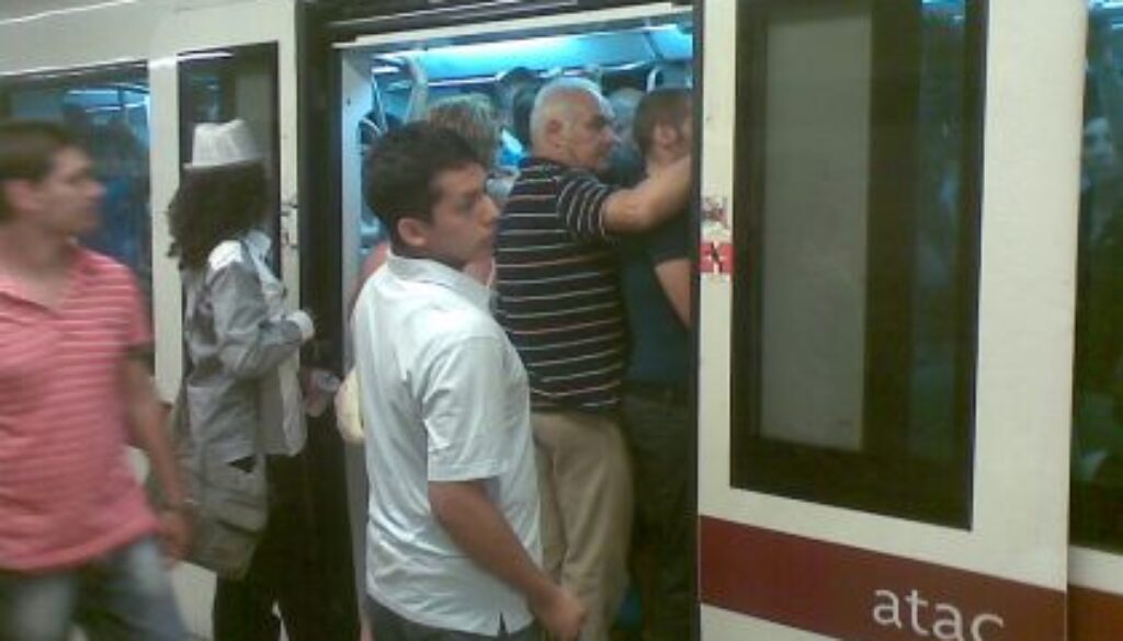 nuovi disagi sulle linee A e B della Metro