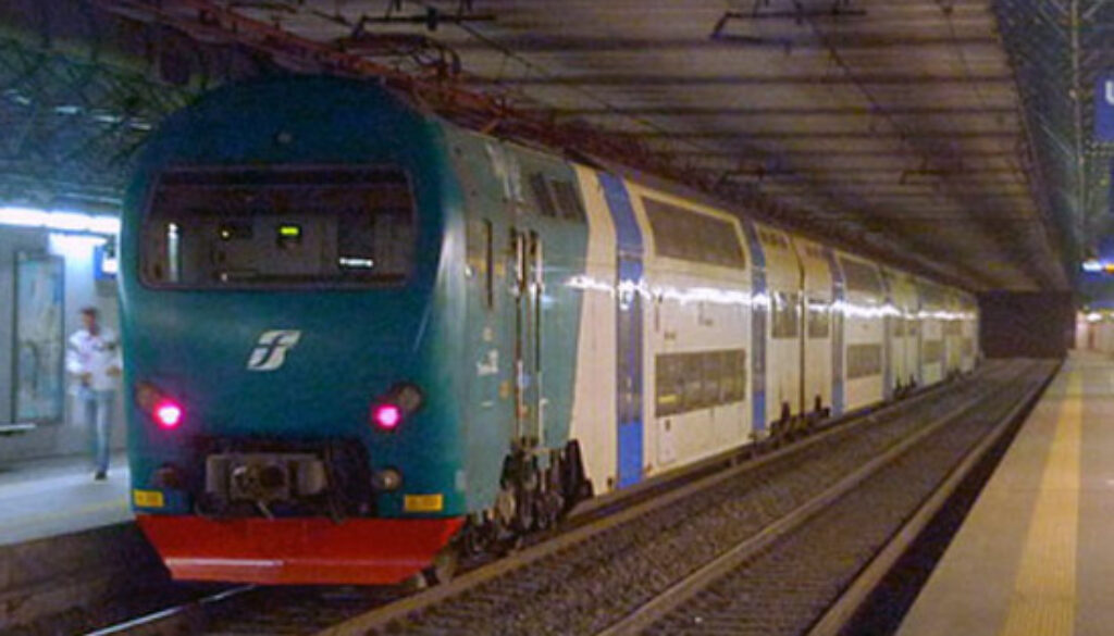 scontro fra treno e tir sulla linea Roma-Viterbo vicino Bracciano