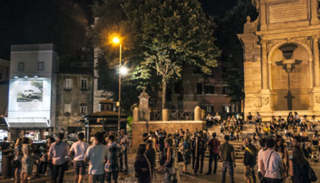 vendono hashish e marijuana a piazza Trilussa
