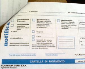 Cartelle Equitalia firmate da falsi dirigenti Cartelle Equitalia firmate da falsi dirigenti