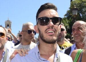 ATAC, SOSPESO AUTISTA VIDEO-DENUNCIA: ESPLODE RABBIA PIAZZA CAMPIDOGLIO - FOTO 4