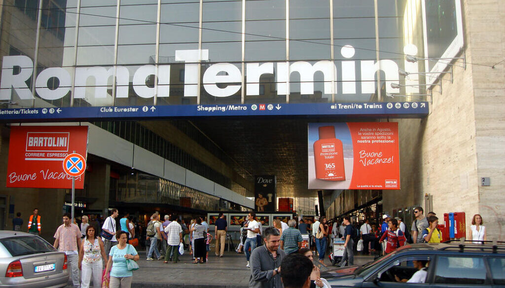 controlli della Polizia a Termini e nelle fermate Metro