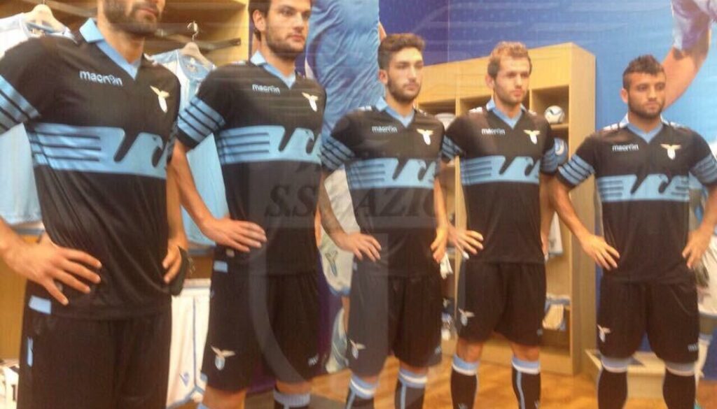 seconda maglia Lazio aquila stilizzata