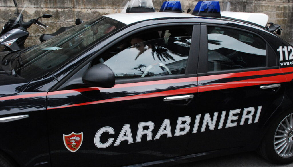 occupano abusivamente una casa a Grottarossa