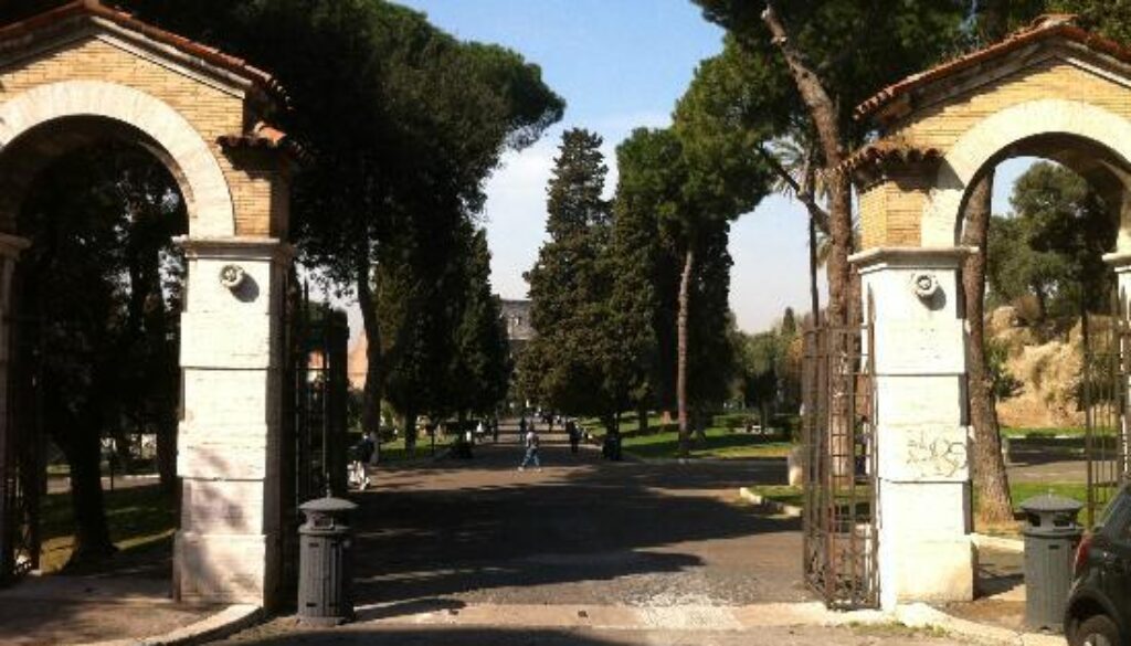 palpeggiata nel parco di Colle Oppio