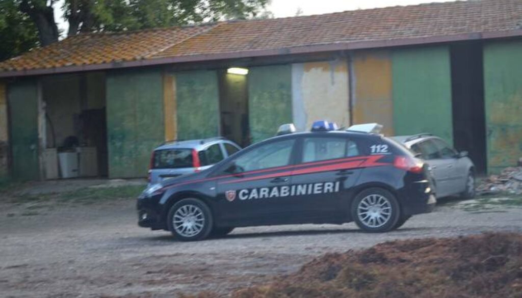 Agricoltore spara a una donna a Cecchina e tenta il suicidio