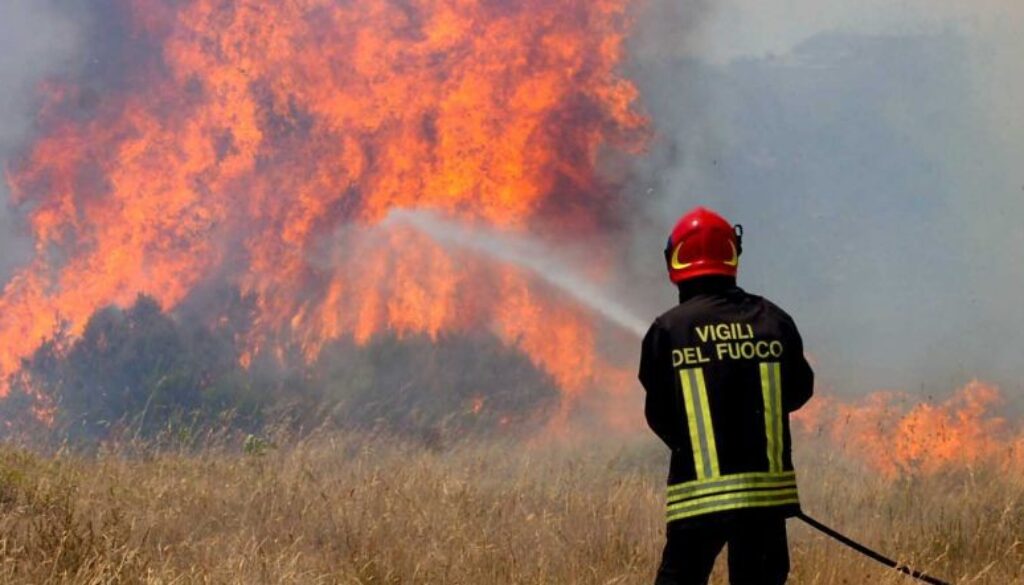 Brucia delle sterpaglie nel suo terreno a Lunghezza e muore carbonizzato Brucia delle sterpaglie nel suo terreno a Lunghezza e muore carbonizzato