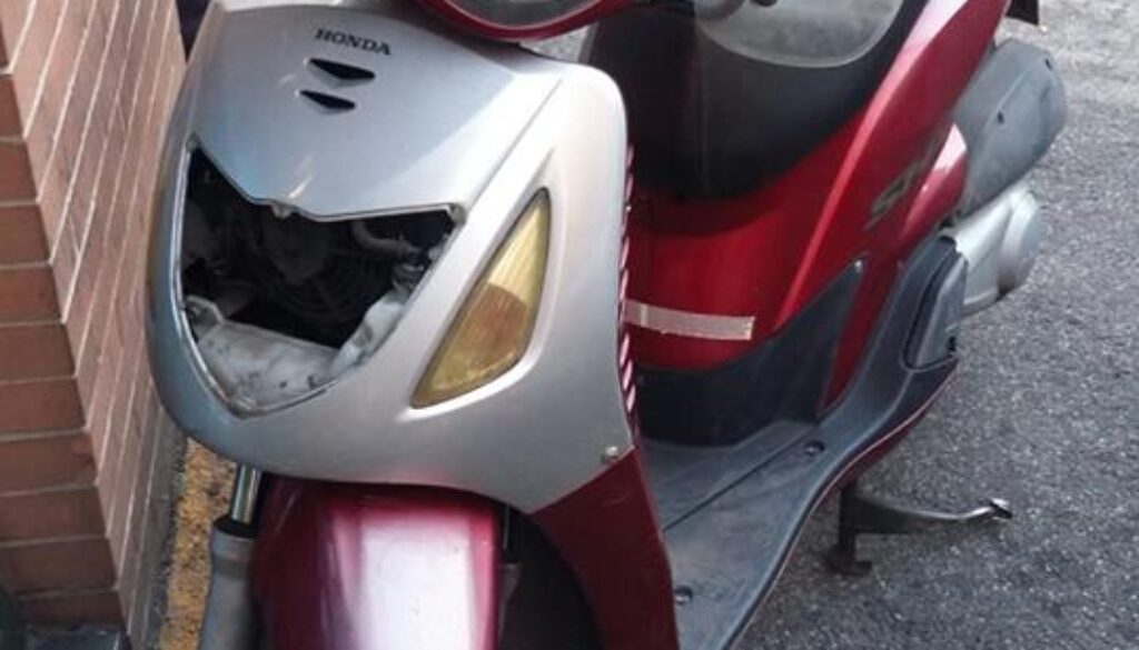Investe una donna con lo scooter a Monteverde e scappa Investe una donna con lo scooter a Monteverde e scappa