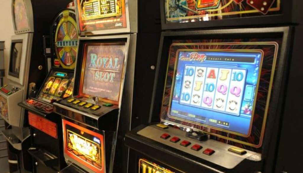 Perde tutto alle slot machine a Ladispoli e si impicca