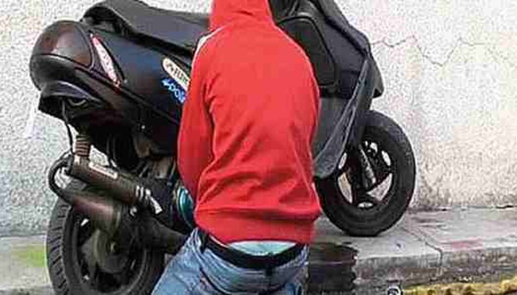 Rubano un motorino e vendono l'assicurazione a Santa Severa Rubano un motorino e vendono l'assicurazione a Santa Severa