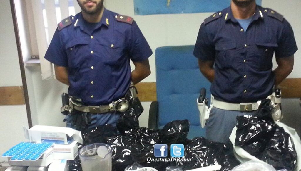 Tabacco illegale e droga in un alimentari di Torpignattara Tabacco illegale e droga in un alimentari di Torpignattara