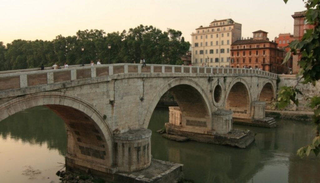 Trovato un cadavere nel Tevere tra Ponte Mazzini e Ponte Sisto