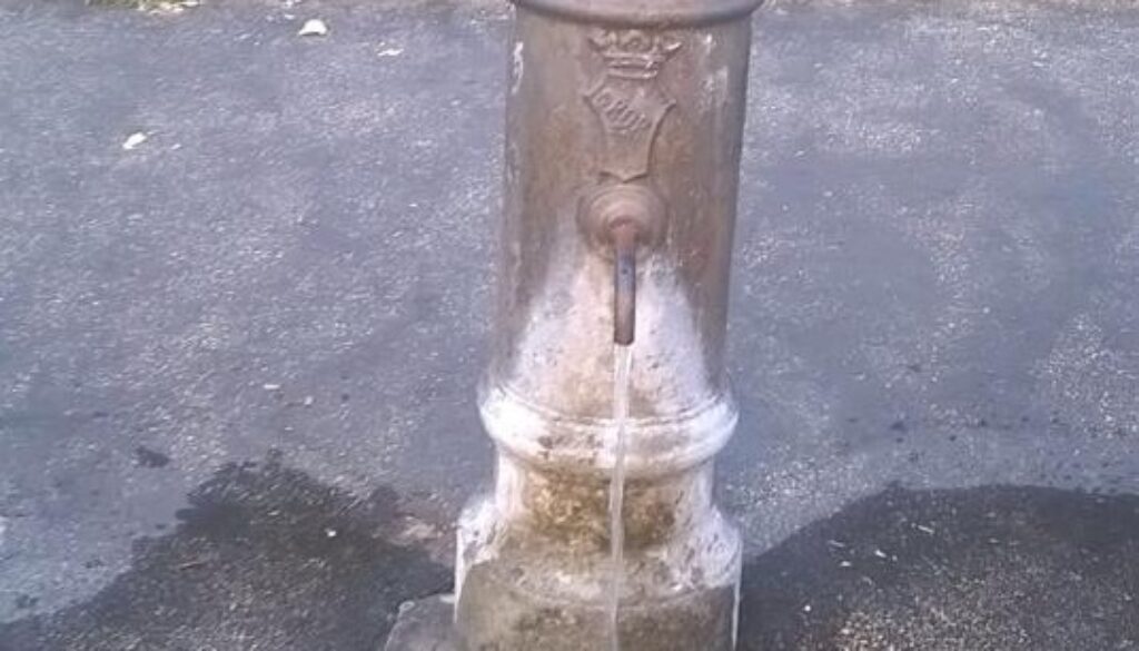Via Saturnia erogazione acqua Altra Destra