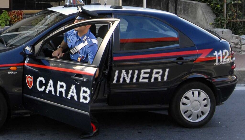 auto in sosta all'Ostiense