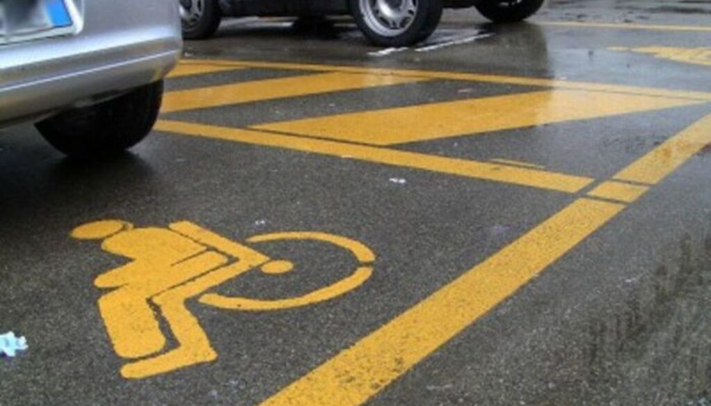 contrassegni arancioni dei disabili