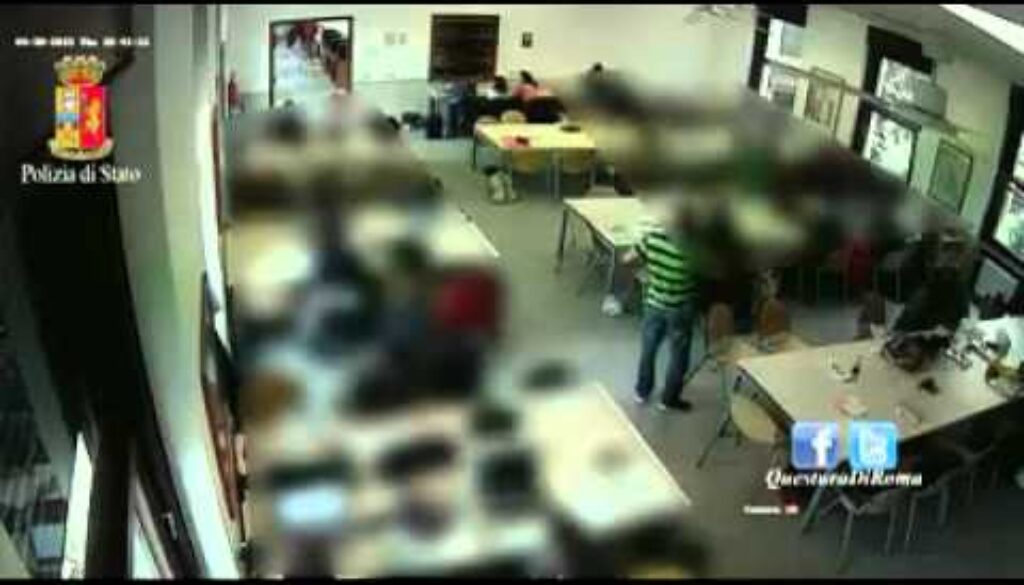 Rubava portafogli e cellulari agli studenti della Sapienza, arrestato – VIDEO