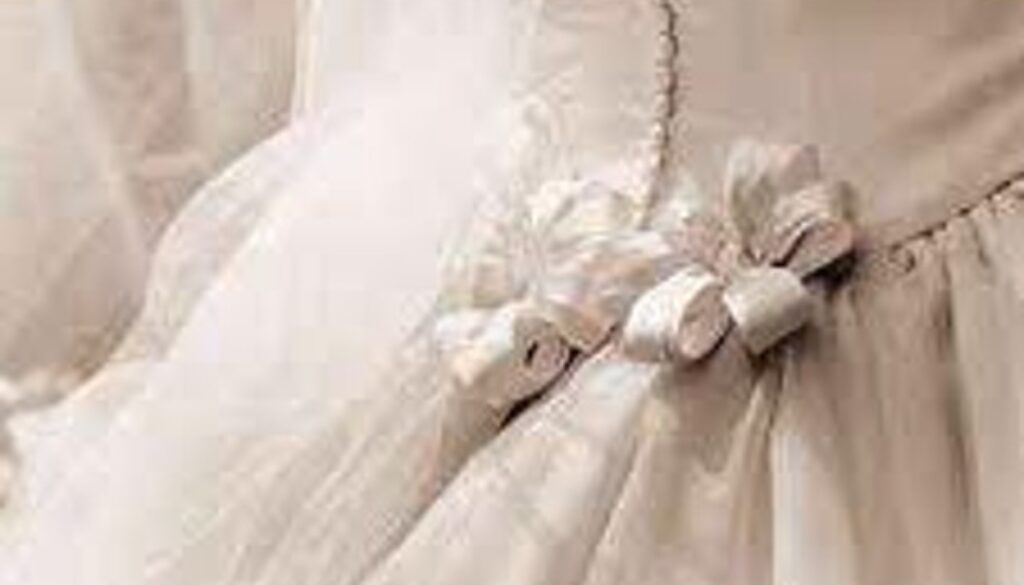 Abiti da sposa rubati nella casa di un pusher all'Alessandrino