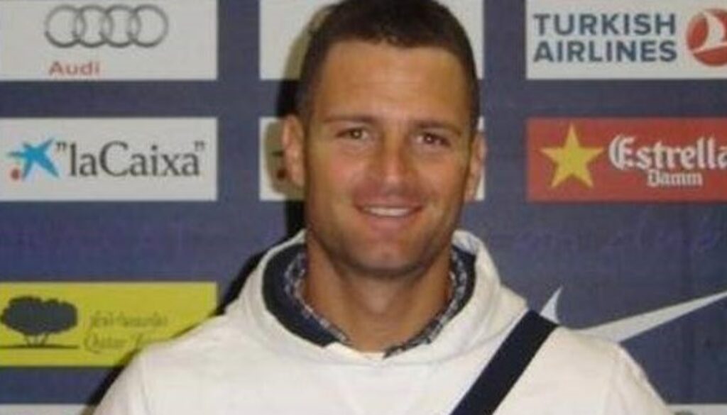 Calciatore 34 enne muore a Civitavecchia durante gli allenamenti Calciatore 34 enne muore a Civitavecchia durante gli allenamenti