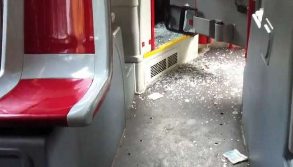 Colpisce con un martello autista del bus 14 al Pigneto