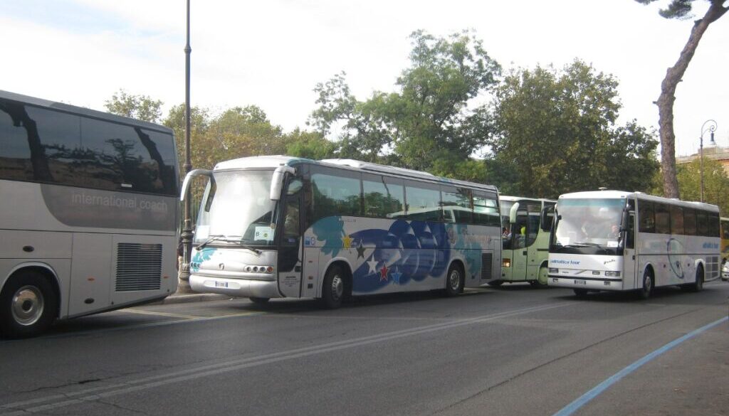 I nuovi quartieri di Roma in cui non potranno circolare pullman e camion