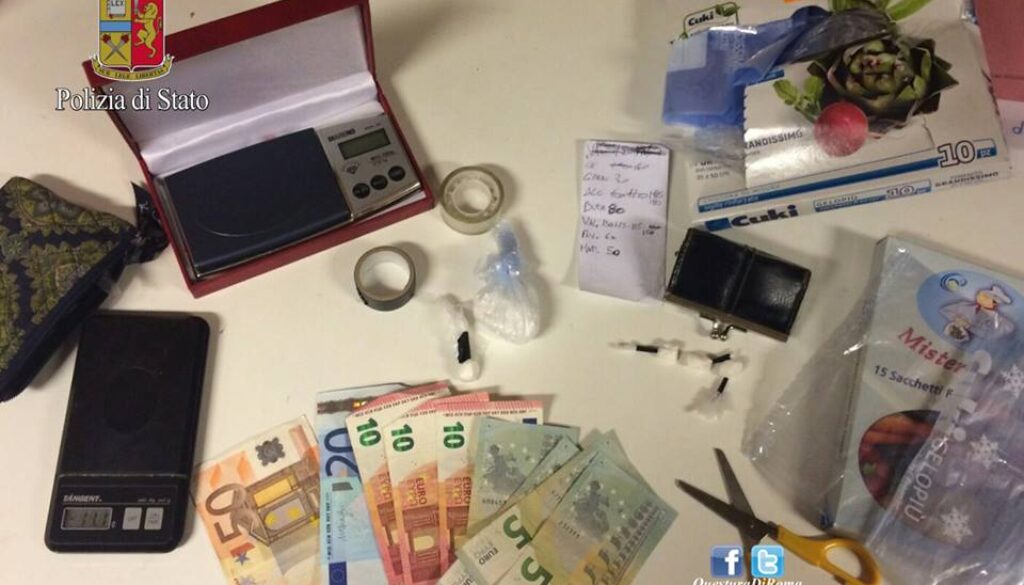 Nascondeva la cocaina nel cesto dei panni sporchi al Casilino