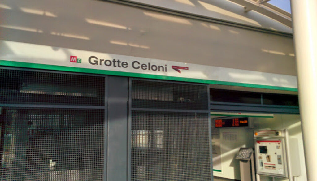 Rapinano un 15 enne sulla Casilina