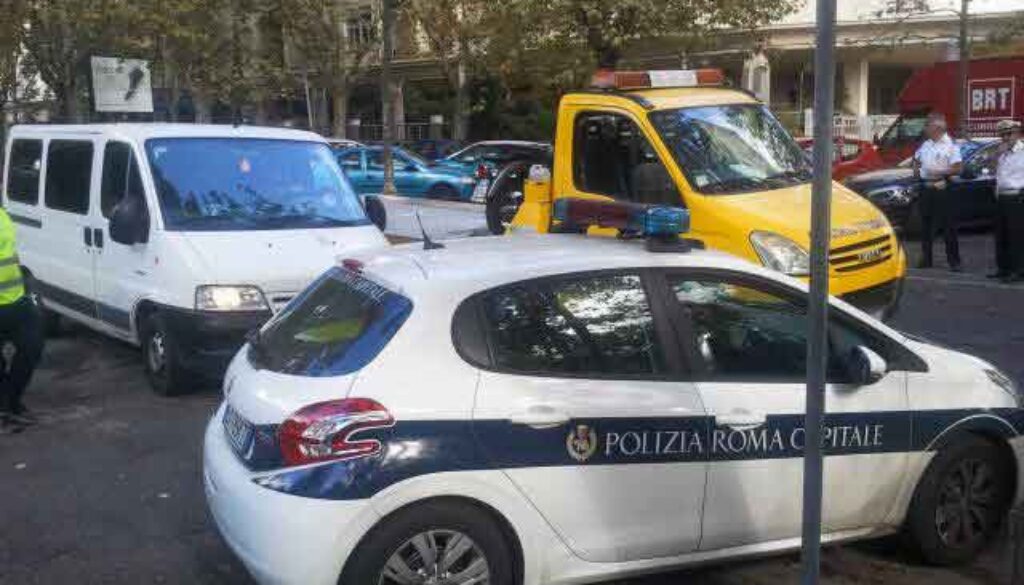 Scoperto un mercatino abusivo a Porta Maggiore