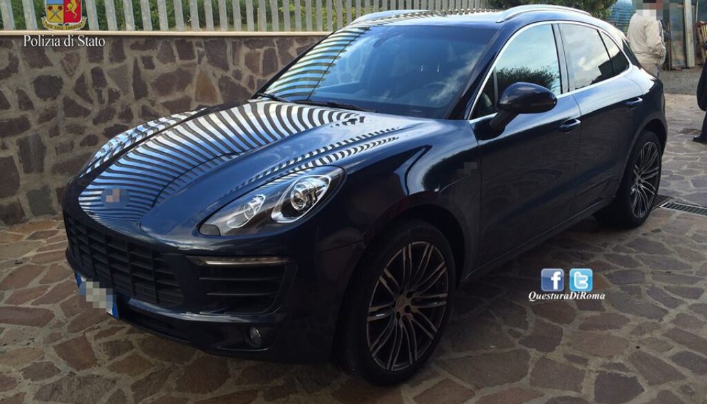 Sequestrati immobili, conti e auto di lusso a Roma e Ostia