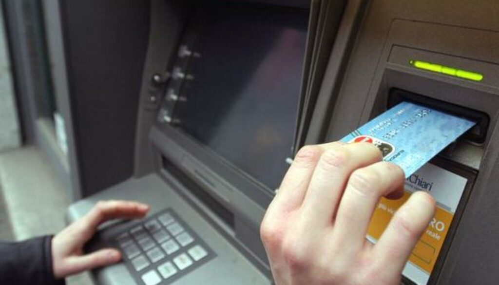 Truffa una banca a San Giovanni rubando l'identità a un altro cittadino