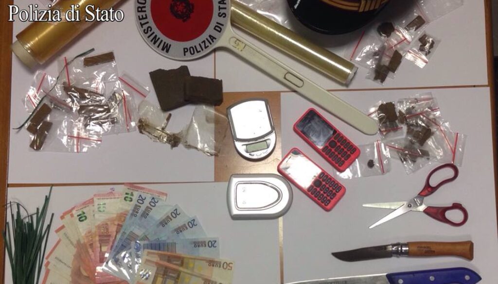 Usavano un appartamento al Prenestino per confezionare droga