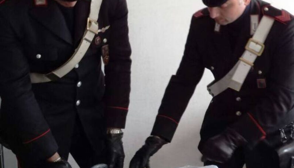 200 dosi di cocaina