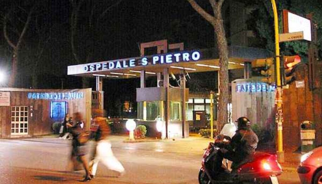 Crolla un muro dell'Ospedale San Pietro Crolla un muro dell'Ospedale San Pietro