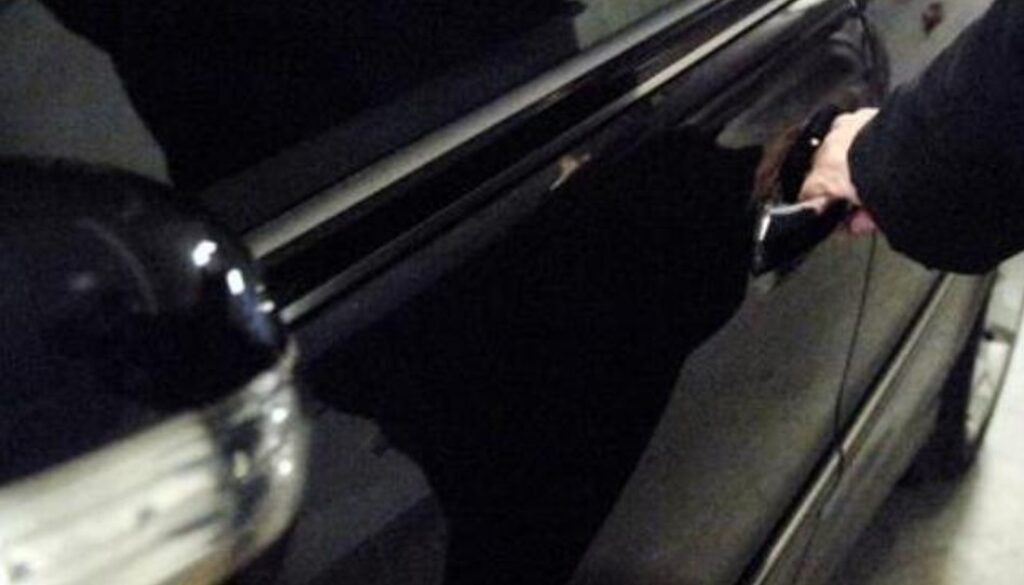 Furto d'auto