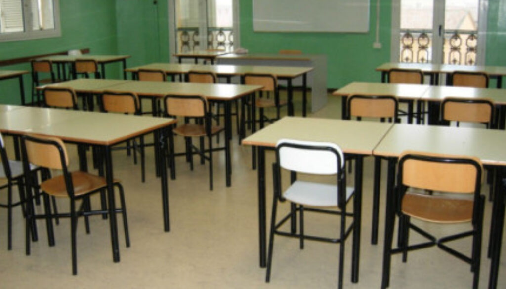 Padre furioso picchia il preside e i professori che avevano sospeso la figlia