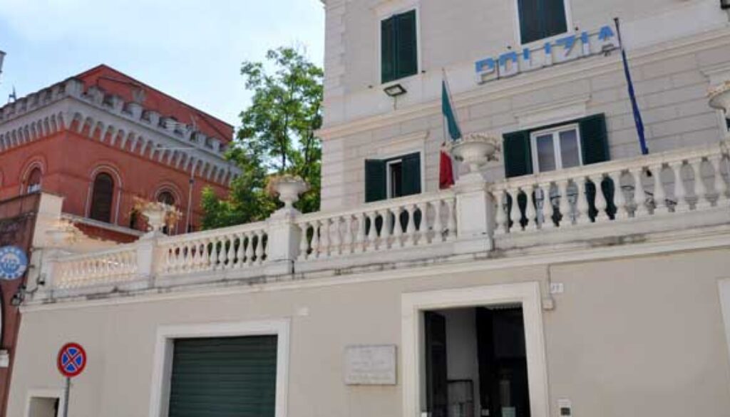 Perseguita la ex e schiaffeggia i parenti a San Giovanni