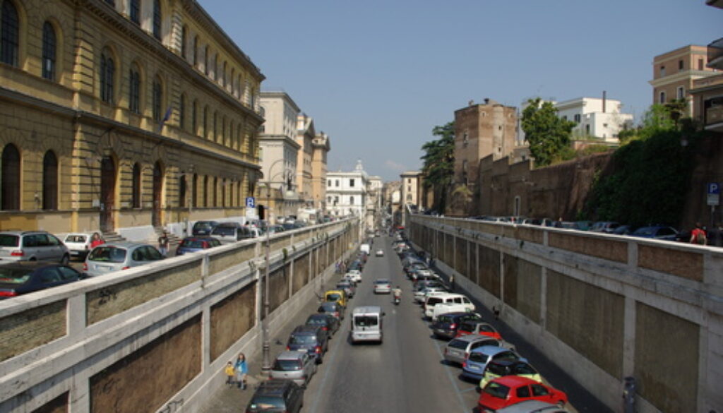 Rubava dai parcometri vicino al Colosseo