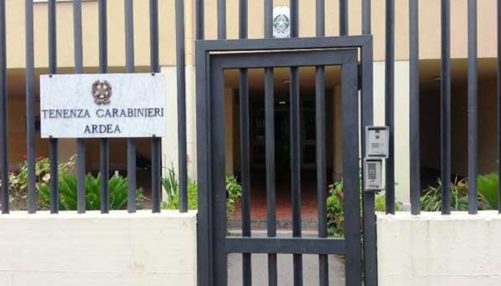 Scoperta un'officina con pezzi di furgoni rubati a Tor San Lorenzo